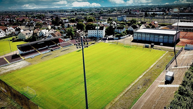 并在关键时 并在关键时